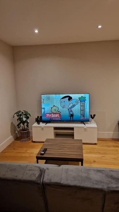 London City Apartment 일링 외부 사진