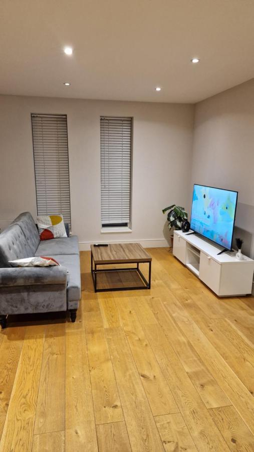 London City Apartment 일링 외부 사진